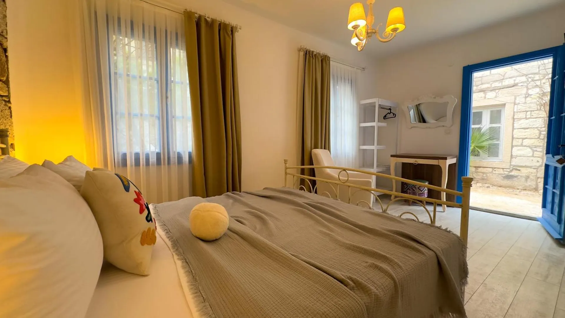Mythos Otel Alacati Çeşme