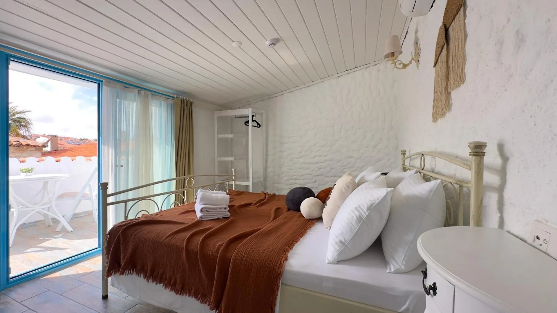 Mythos Otel Alacati Çeşme Pansiyon